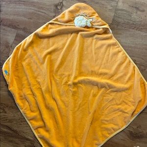 ISO Carter’s hooded fish bathtowel